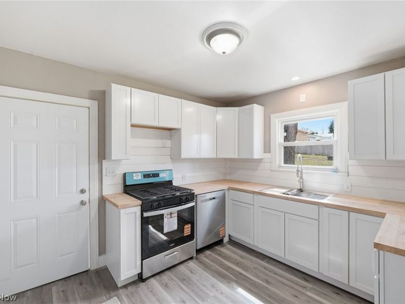 226 Rellim Drive, Kent, OH 44240 Photo 7