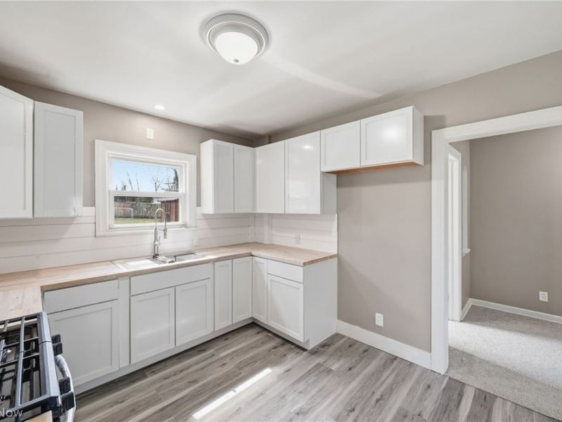 226 Rellim Drive, Kent, OH 44240 Photo 8