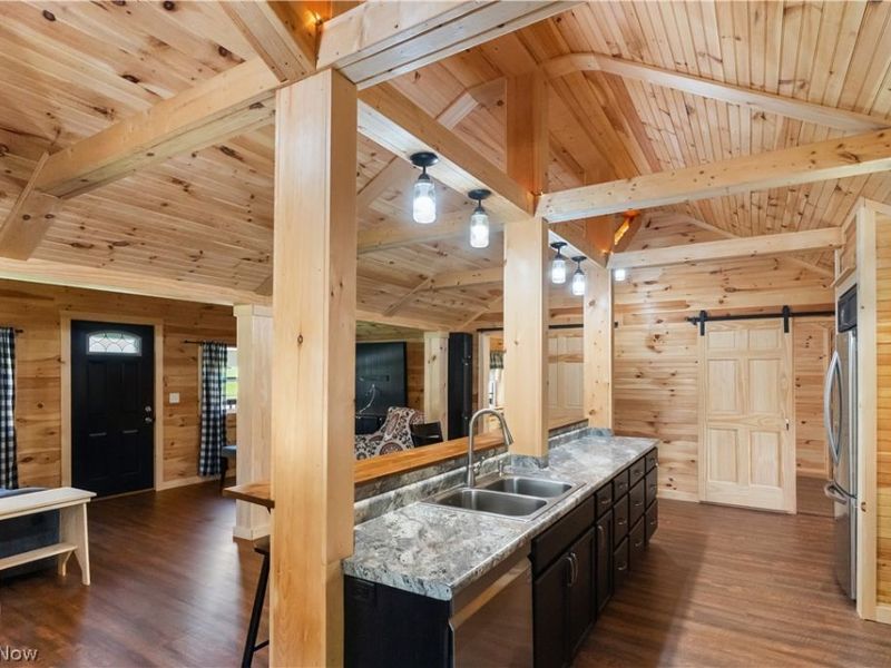 16715 W Western Reserve Road, Berlin Center, OH 44401 Photo 4