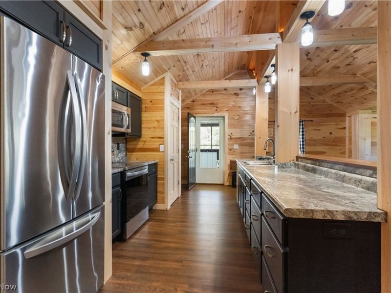 16715 W Western Reserve Road, Berlin Center, OH 44401 Photo 7