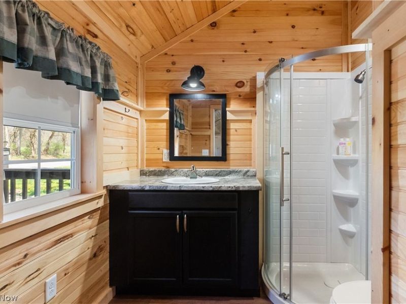 16715 W Western Reserve Road, Berlin Center, OH 44401 Photo 8