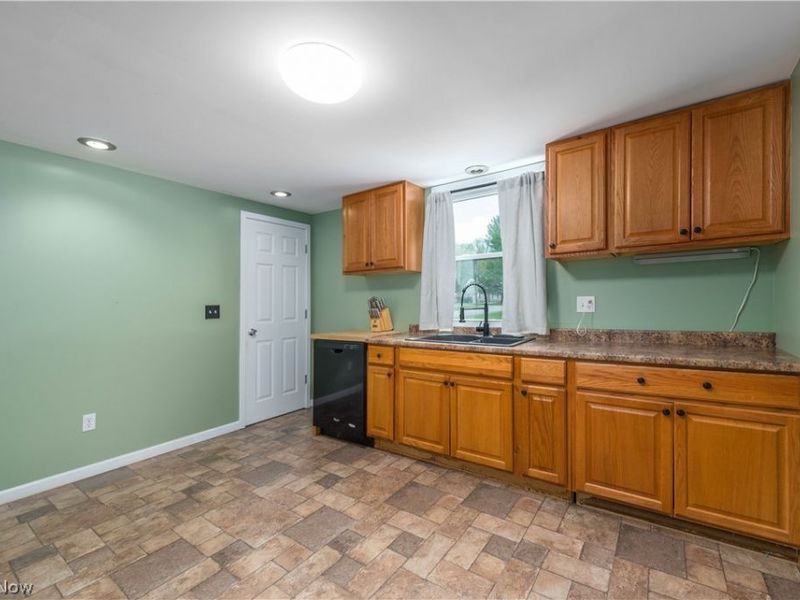 10716 Green Road , Wakeman, OH 44889 Photo 13