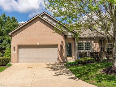 2939 Halwyck Circle NW, North Canton, OH 44720