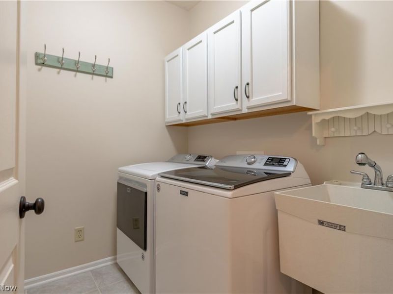 2939 Halwyck Circle NW, North Canton, OH 44720 Photo 12