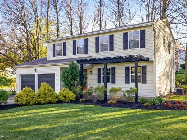 561 Bath Hills Boulevard , Akron, OH 44333