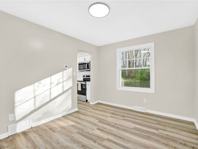 561 Bath Hills Boulevard, Akron, OH 44333 Photo 11