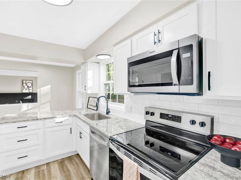 561 Bath Hills Boulevard, Akron, OH 44333 Photo 13