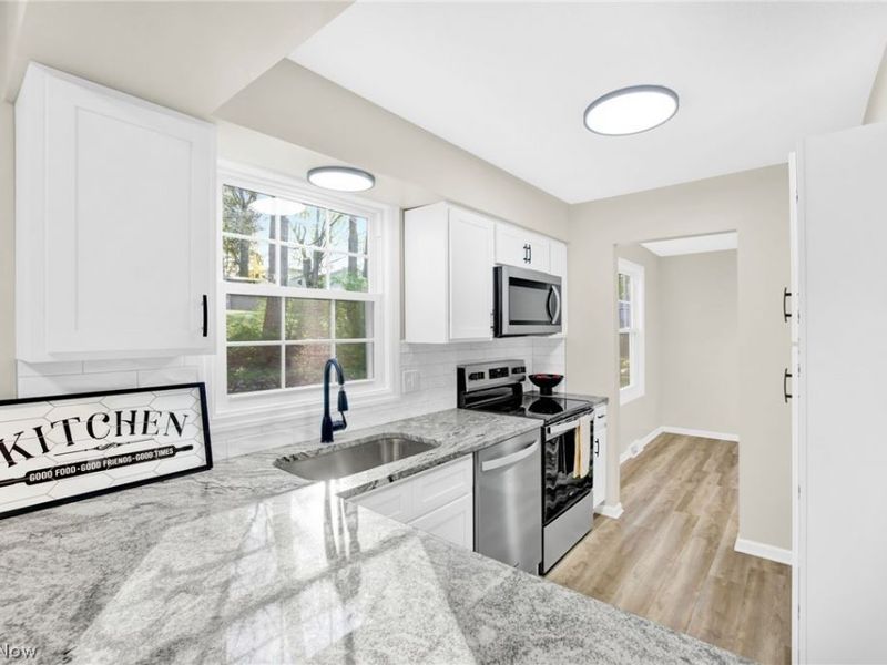 561 Bath Hills Boulevard, Akron, OH 44333 Photo 16