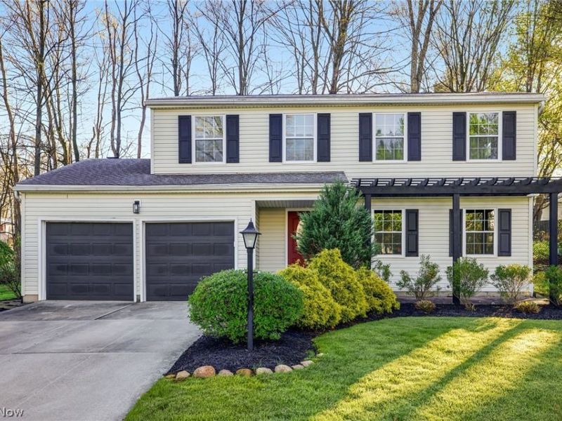 561 Bath Hills Boulevard, Akron, OH 44333 Photo 2