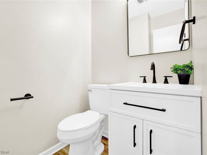 561 Bath Hills Boulevard, Akron, OH 44333 Photo 22