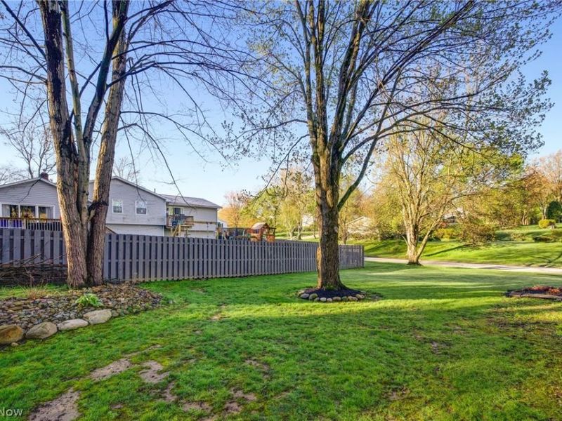 561 Bath Hills Boulevard, Akron, OH 44333 Photo 5