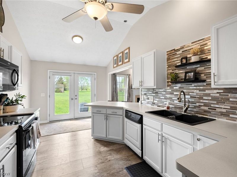 7287 Meadowhaven Drive, Chippewa Lake, OH 44215 Photo 3