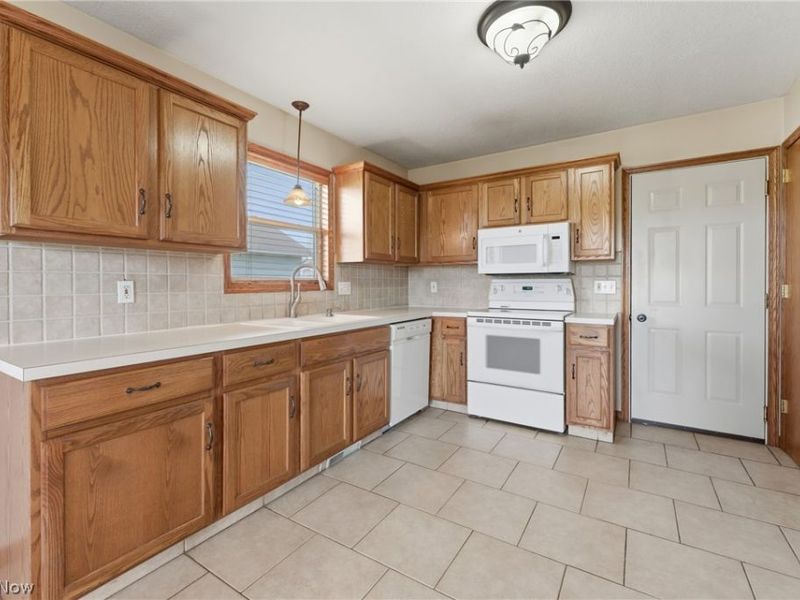 1035 Lanedale Street NW, Massillon, OH 44647 Photo 11