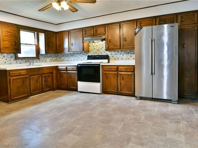 404 E Wood Street, Lowellville, OH 44436 Photo 17