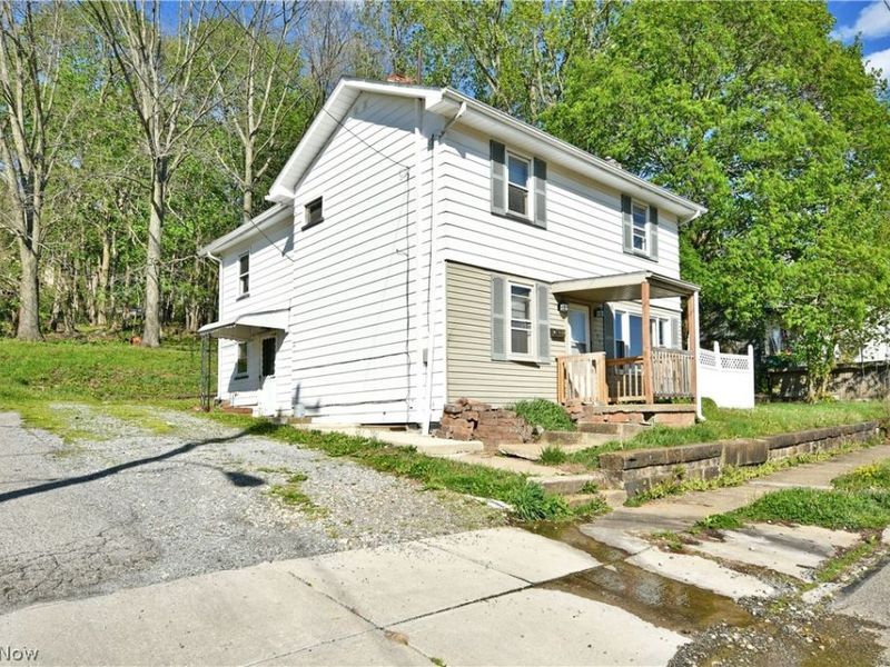 404 E Wood Street, Lowellville, OH 44436 Photo 2