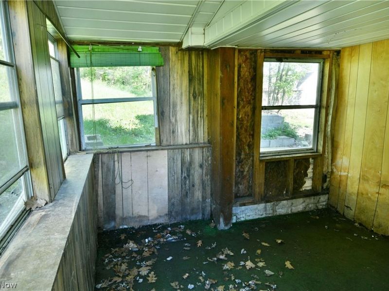 404 E Wood Street, Lowellville, OH 44436 Photo 22