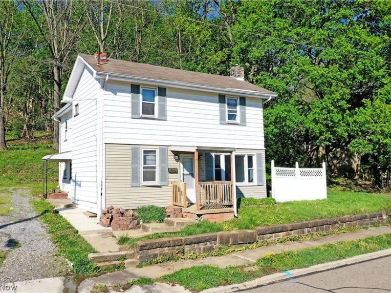 404 E Wood Street, Lowellville, OH 44436 Photo 3