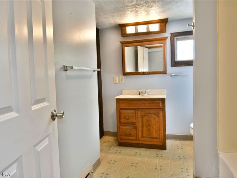 404 E Wood Street, Lowellville, OH 44436 Photo 30