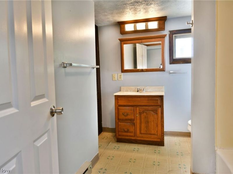 404 E Wood Street, Lowellville, OH 44436 Photo 31