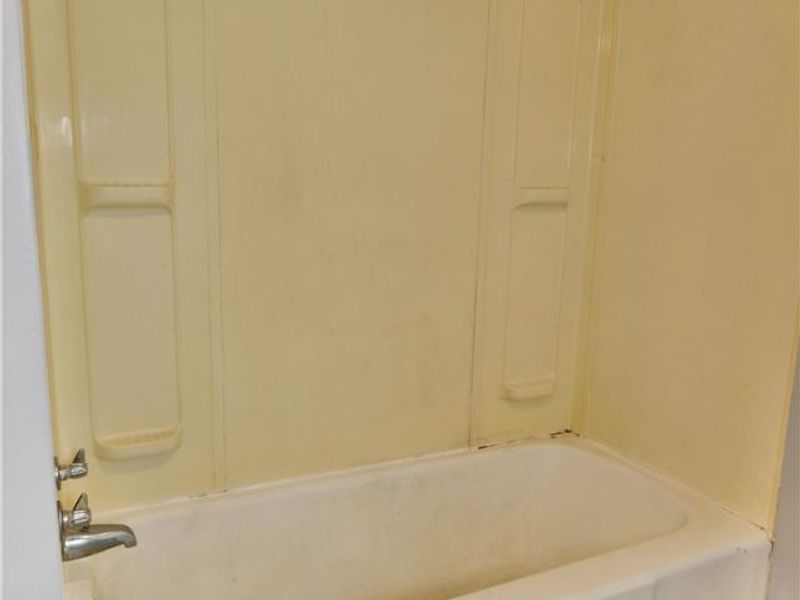 404 E Wood Street, Lowellville, OH 44436 Photo 35