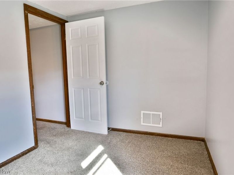 404 E Wood Street, Lowellville, OH 44436 Photo 38