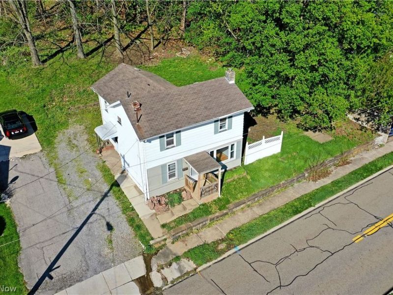 404 E Wood Street, Lowellville, OH 44436 Photo 4