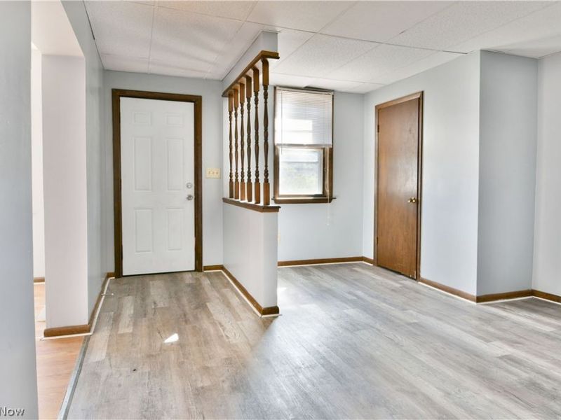 404 E Wood Street, Lowellville, OH 44436 Photo 9