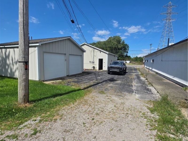 41981 N Ridge Road, Elyria, OH 44035 Photo 38