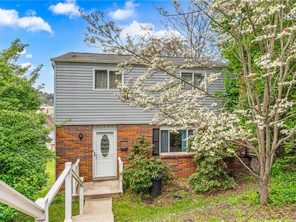 513 Noblestown Rd , Carnegie, PA 15106