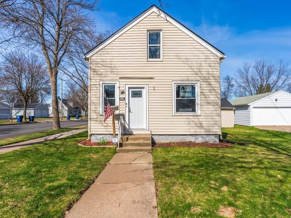 1002 N 9TH AVENUE, Wausau, WI 54401