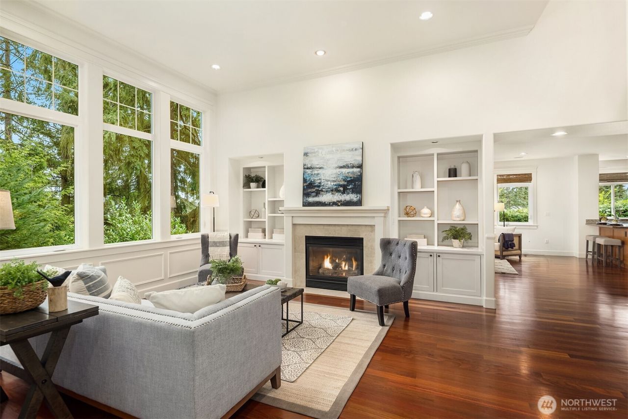 816 100th Avenue Se, Bellevue, WA 98004