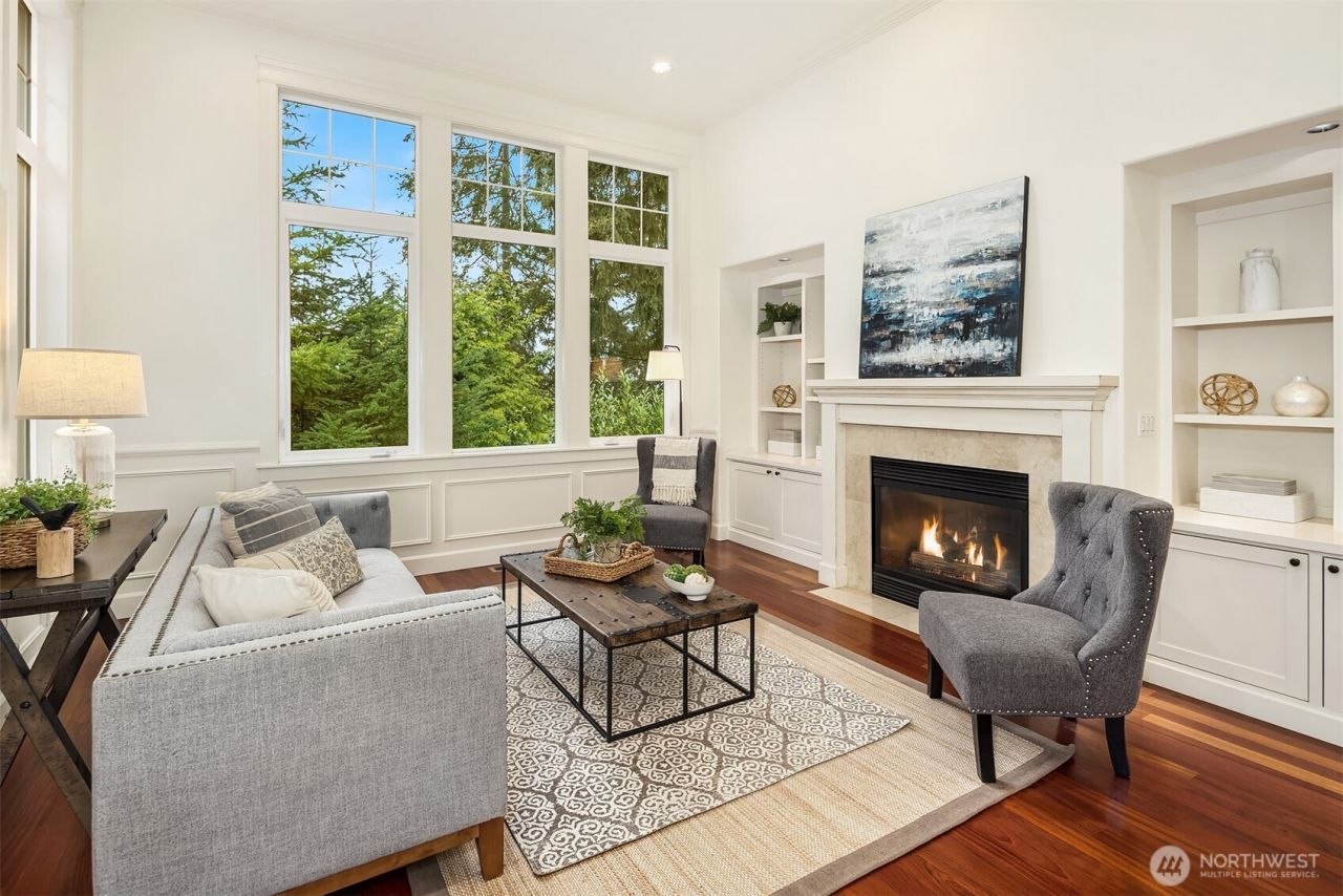 816 100th Avenue Se, Bellevue, WA 98004