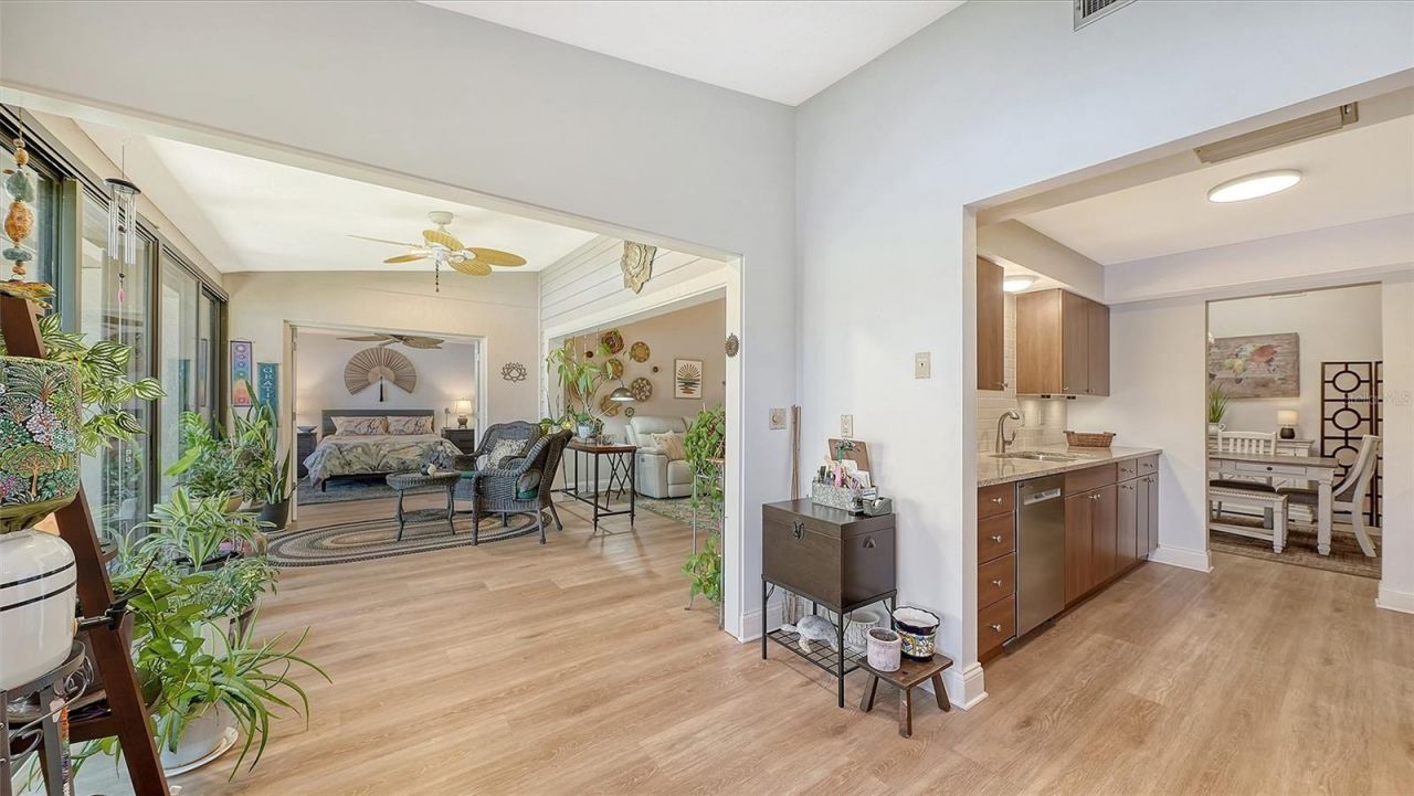 6048 Wilshire Boulevard, Unit 2, Sarasota, FL 34238 Photo