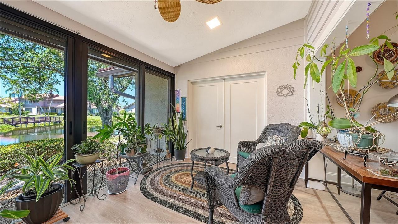 6048 Wilshire Boulevard, Unit 2, Sarasota, FL 34238 Photo