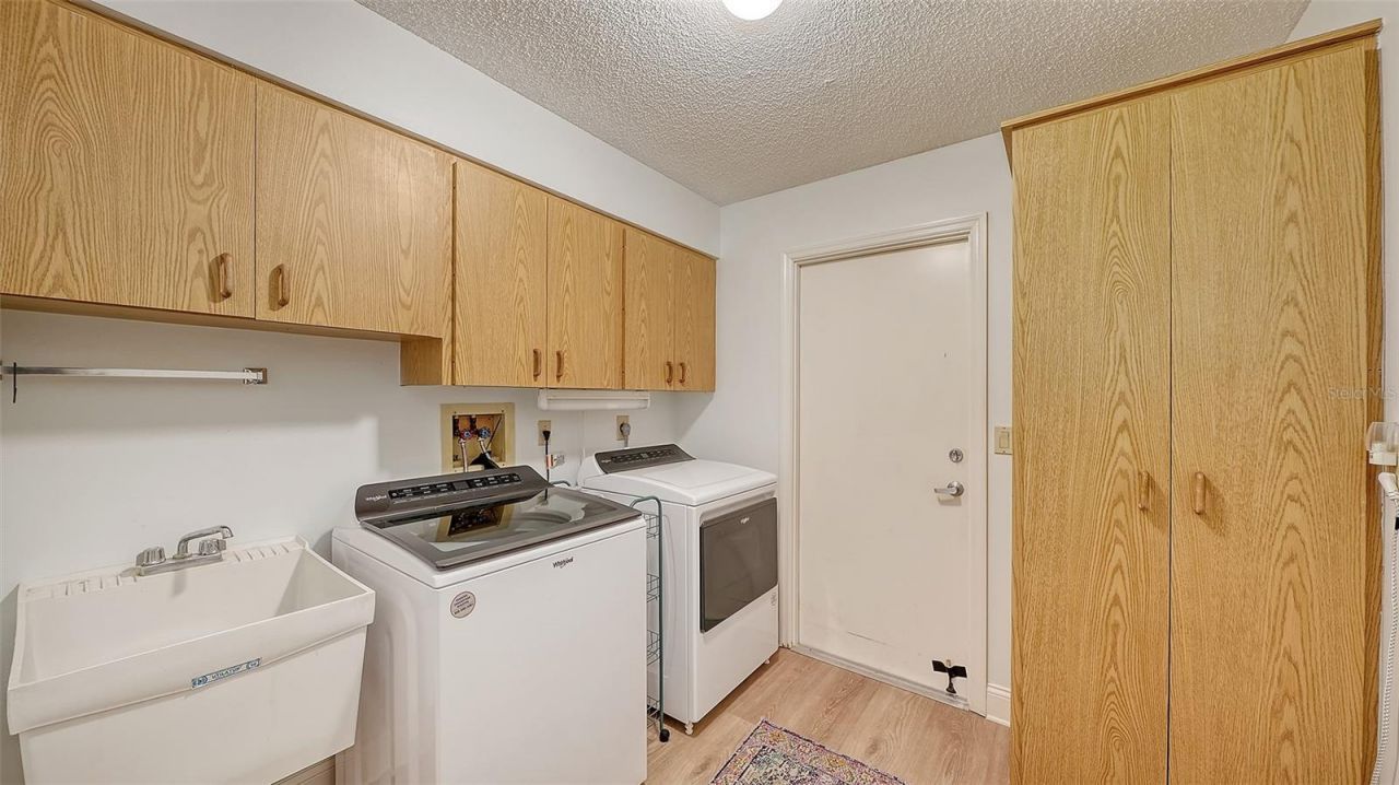 6048 Wilshire Boulevard, Unit 2, Sarasota, FL 34238 Photo
