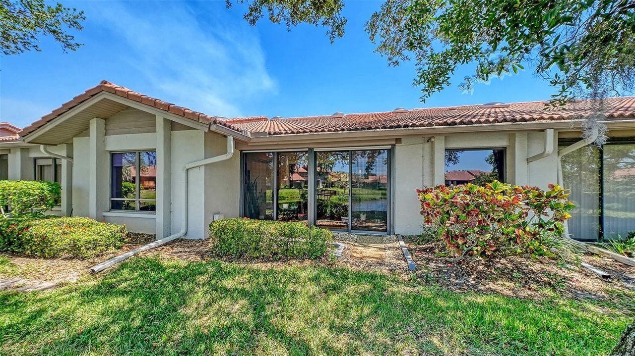 6048 Wilshire Boulevard, Unit 2, Sarasota, FL 34238 Photo