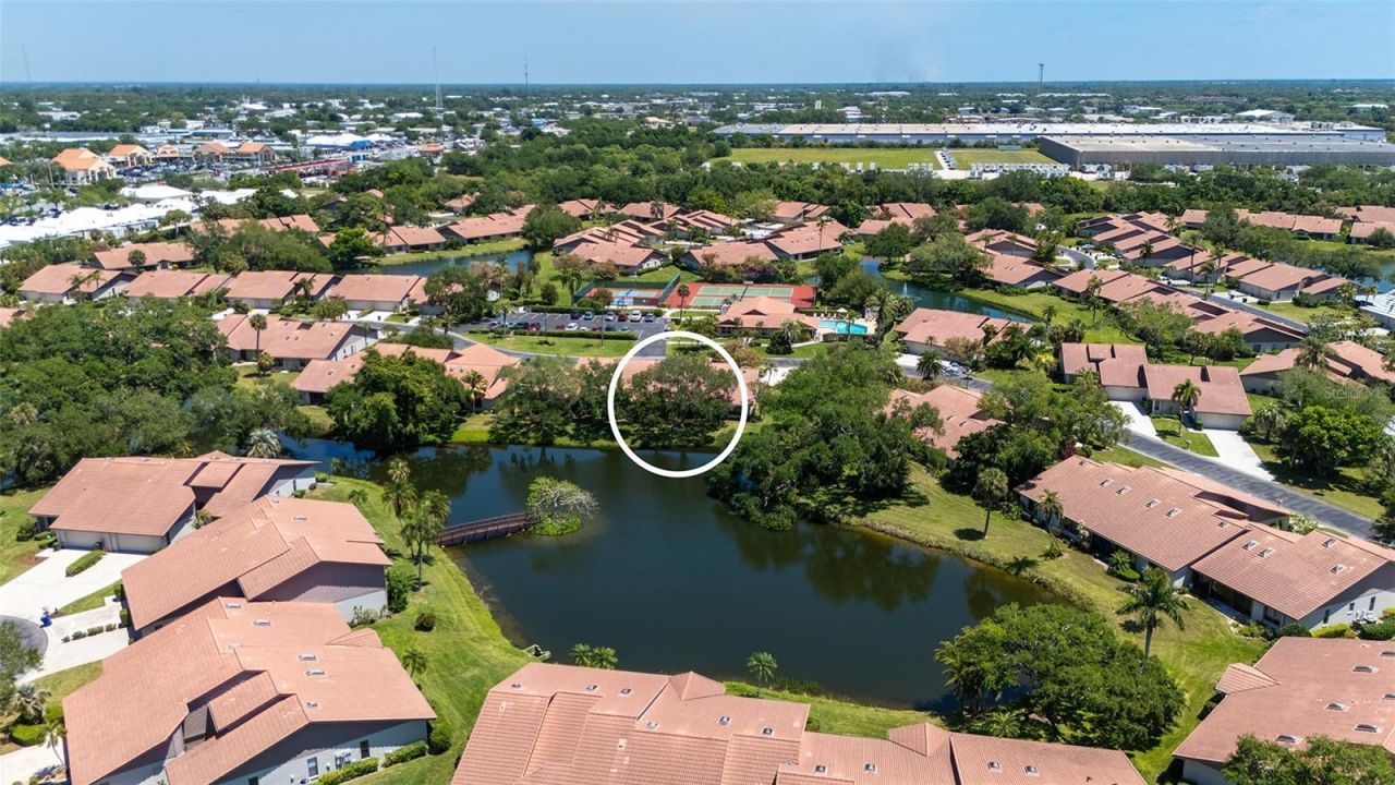 6048 Wilshire Boulevard, Unit 2, Sarasota, FL 34238 Photo