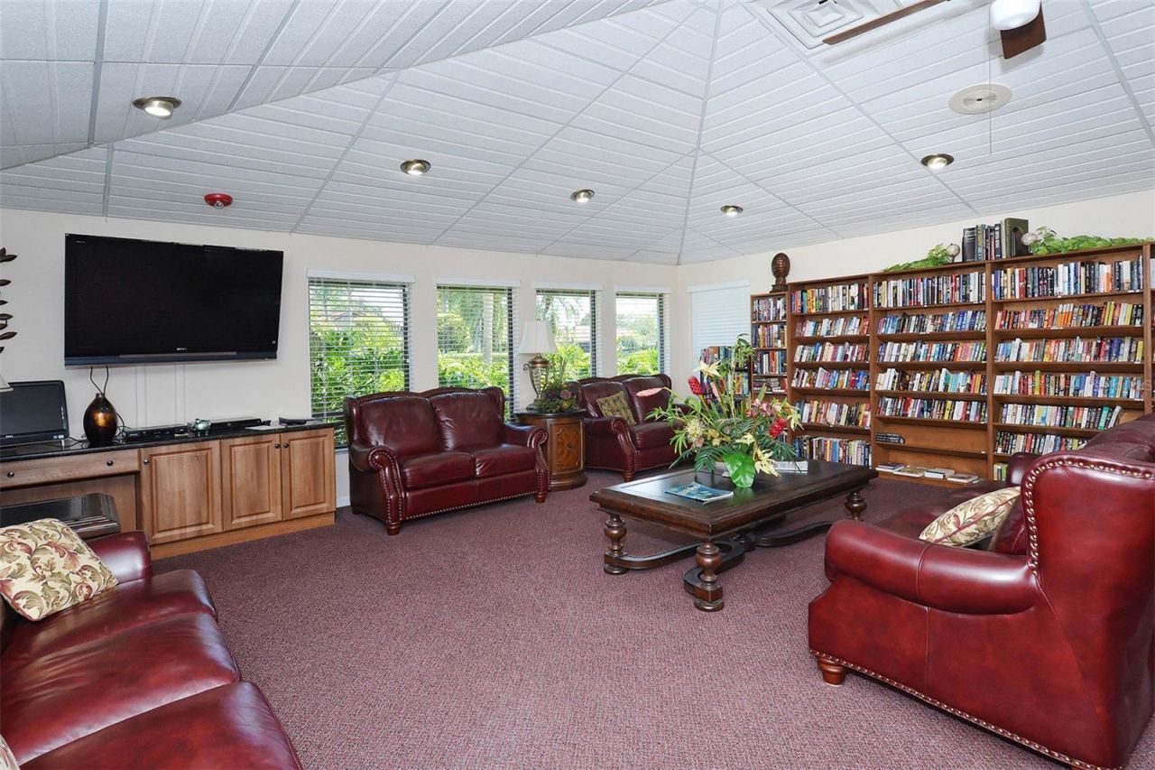 6048 Wilshire Boulevard, Unit 2, Sarasota, FL 34238 Photo