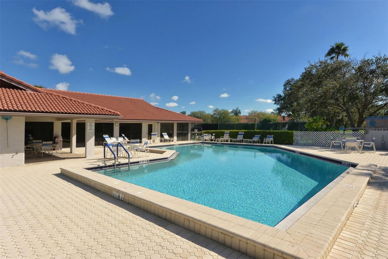 6048 Wilshire Boulevard, Unit 2, Sarasota, FL 34238 Photo