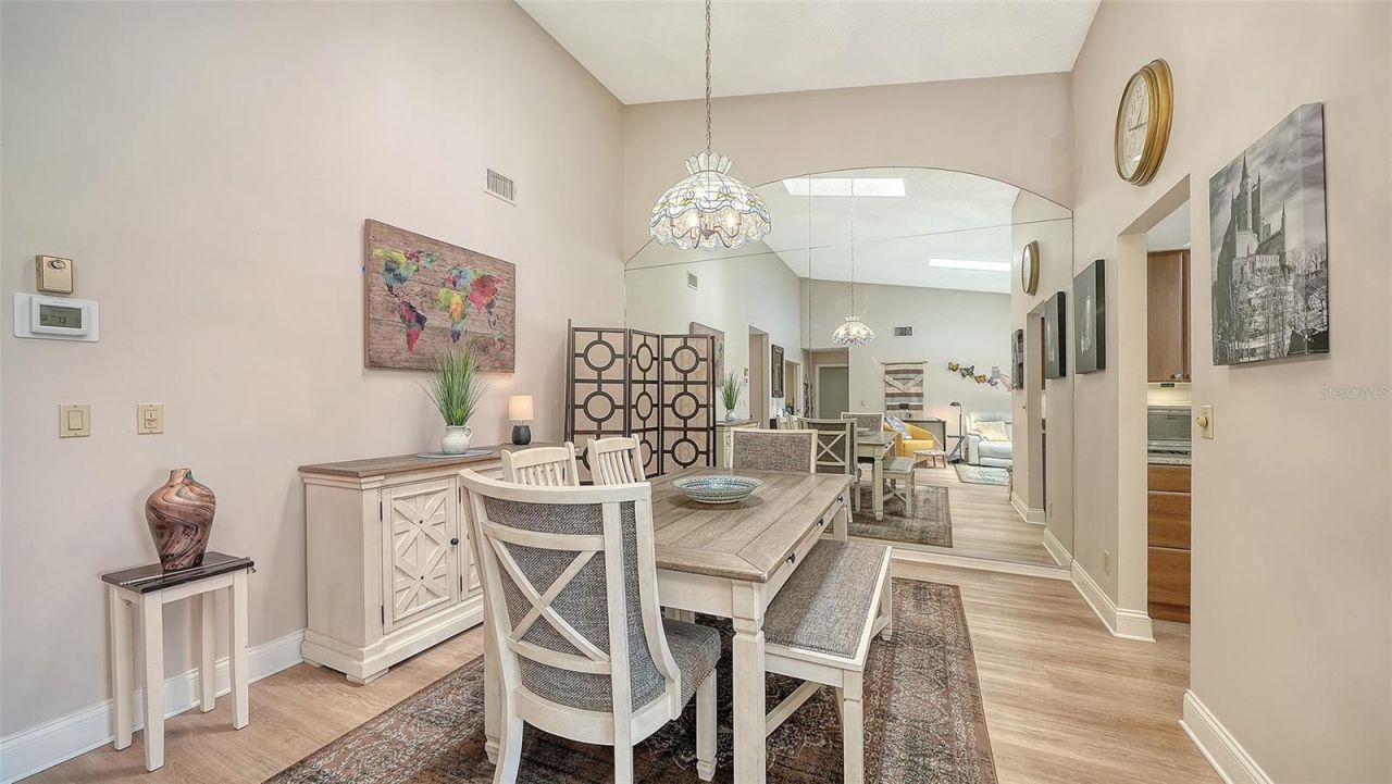 6048 Wilshire Boulevard, Unit 2, Sarasota, FL 34238 Photo