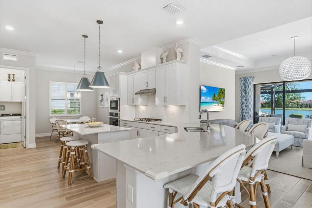 7010 Whittlebury Trail , Bradenton, FL 34202 Photo