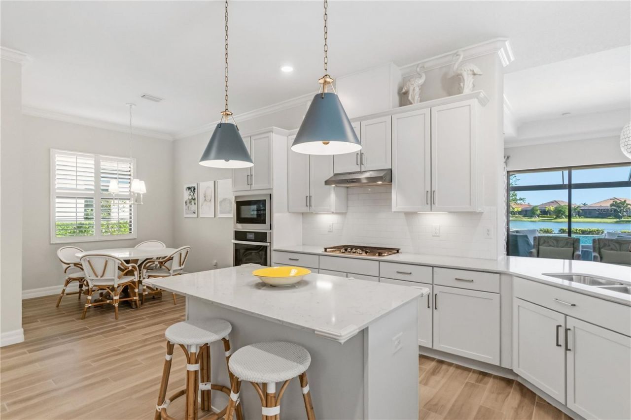 7010 Whittlebury Trail , Bradenton, FL 34202 Photo