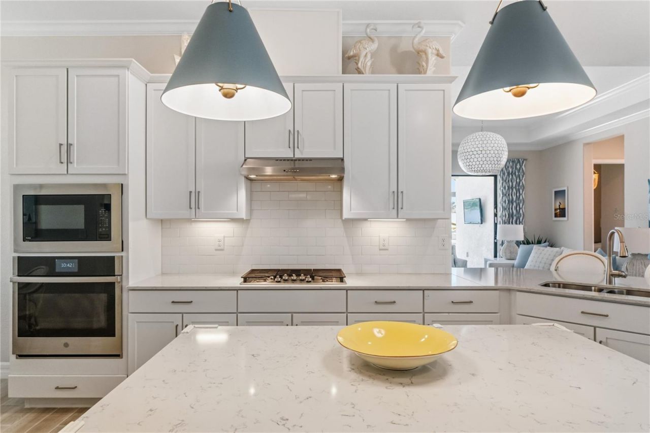 7010 Whittlebury Trail , Bradenton, FL 34202 Photo