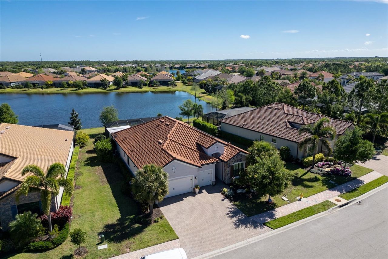 7010 Whittlebury Trail , Bradenton, FL 34202 Photo