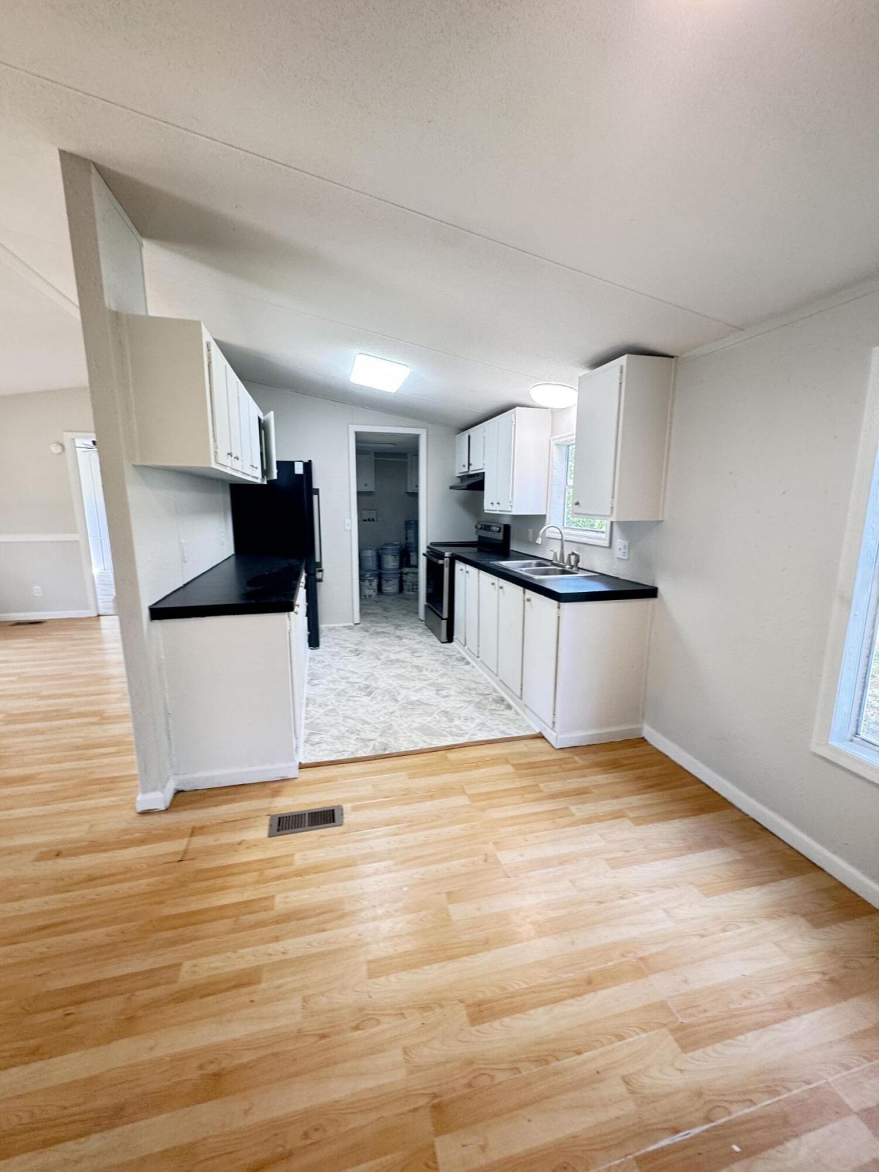 185 Belfast Lane Photo 12