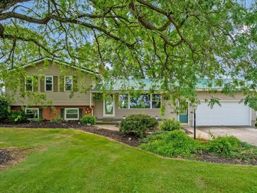 5187 Lincoln Highway , Bucyrus, OH 44820