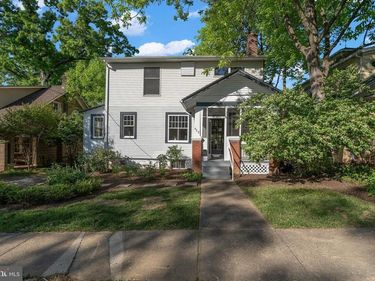 422 N EDGEWOOD STREET, ARLINGTON, VA 22201