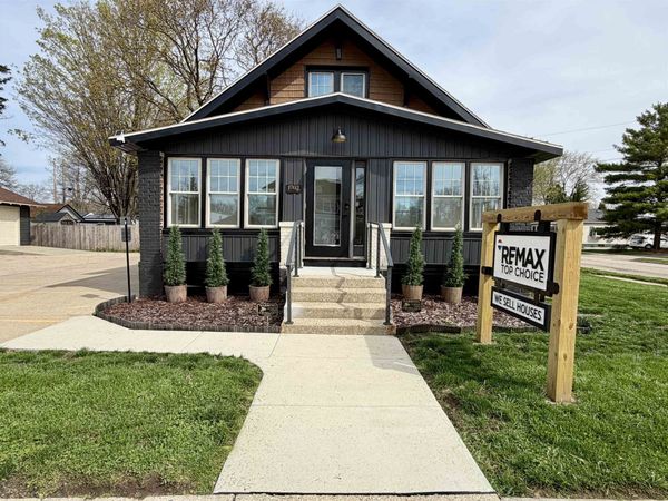 1702 W Court Street, Janesville, WI 53548