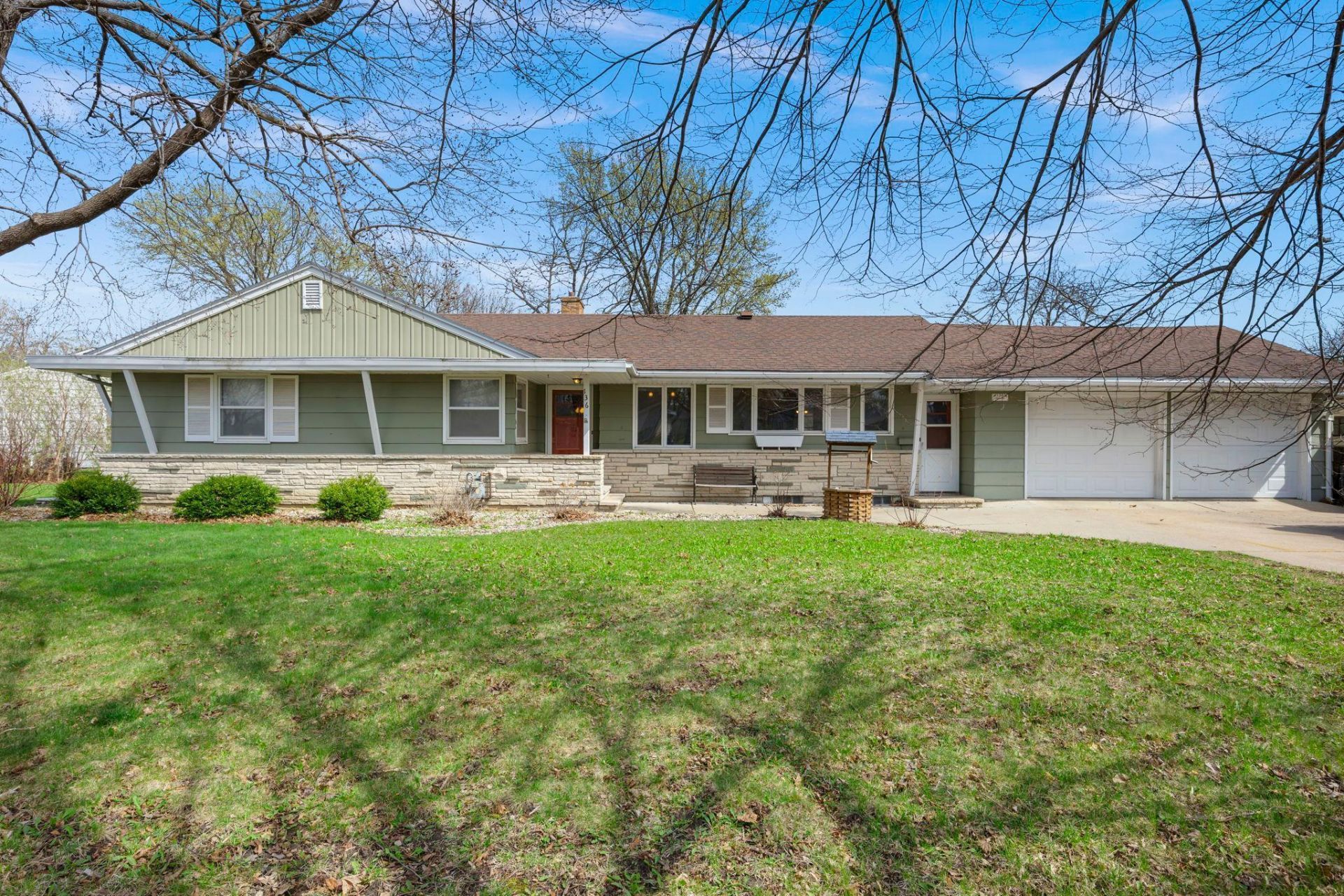 136 N Park Lane, Le Sueur, MN 56058