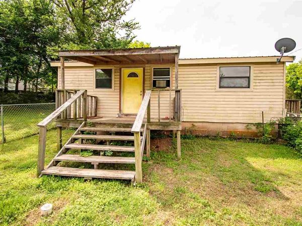 213 S B Street, Yale, OK 74085